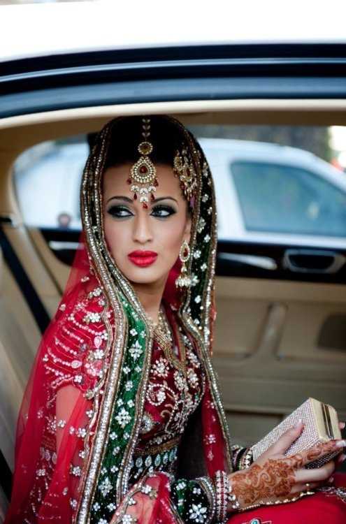 Indian Bridal In Car