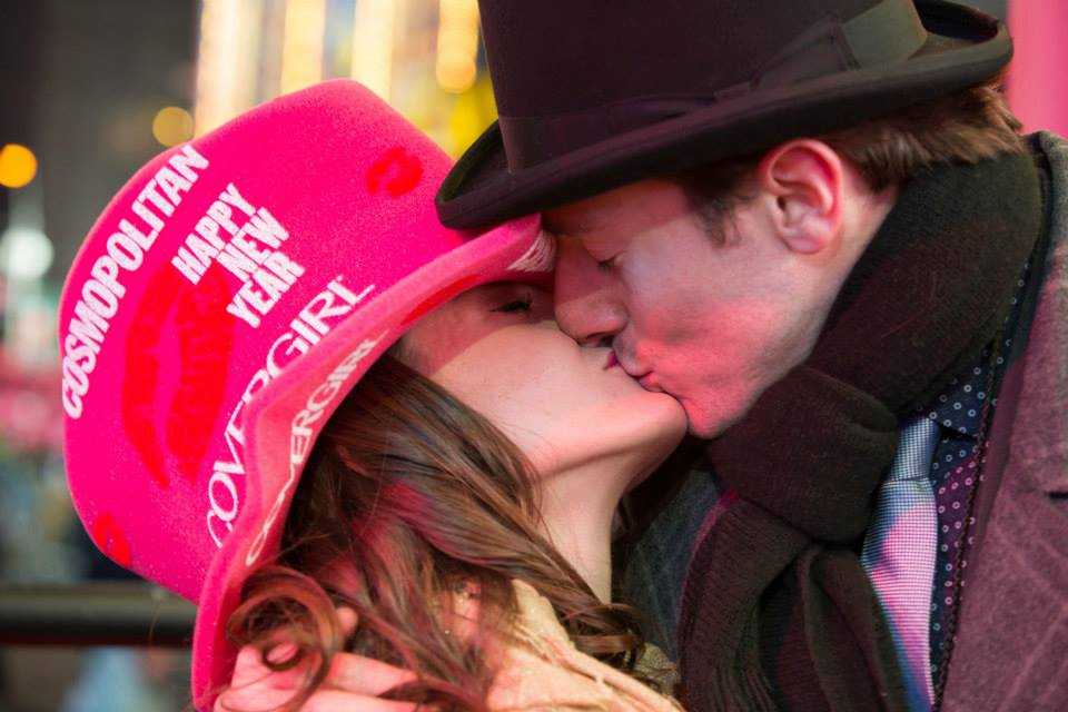 Times Square NYC New Year 2015 Couple Kissing