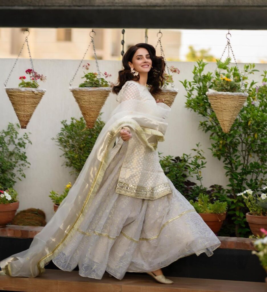 Pakistani Actress Saba Qamar Biography Pictures